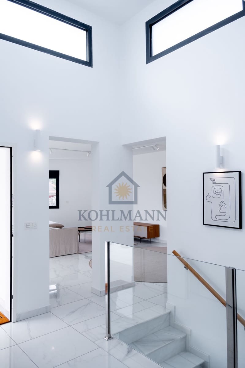 5 soveværelse Byhus til salg i La Veleta med swimmingpool - € 1.390.000 (Ref: 9628259)