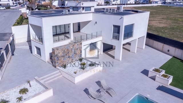 Casa de 5 habitaciones en La Veleta, Torrevieja en venta con piscina - 1.490.000 € (Ref: 9628259)
