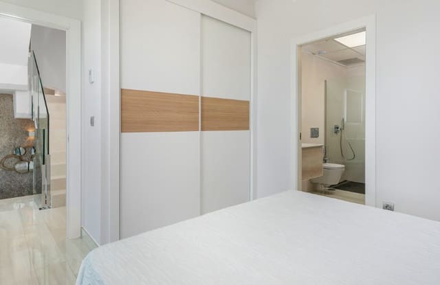 Bungalow de 3 habitaciones en Los Montesinos en venta con piscina - 485.000 € (Ref: 9700049)