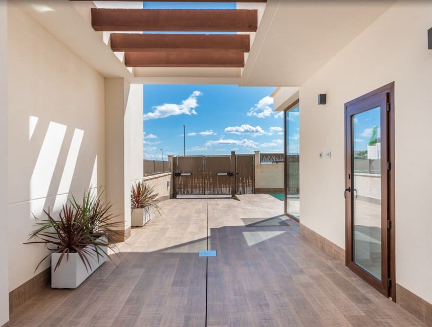 Bungalow de 3 habitaciones en Los Montesinos en venta con piscina - 485.000 € (Ref: 9700049)