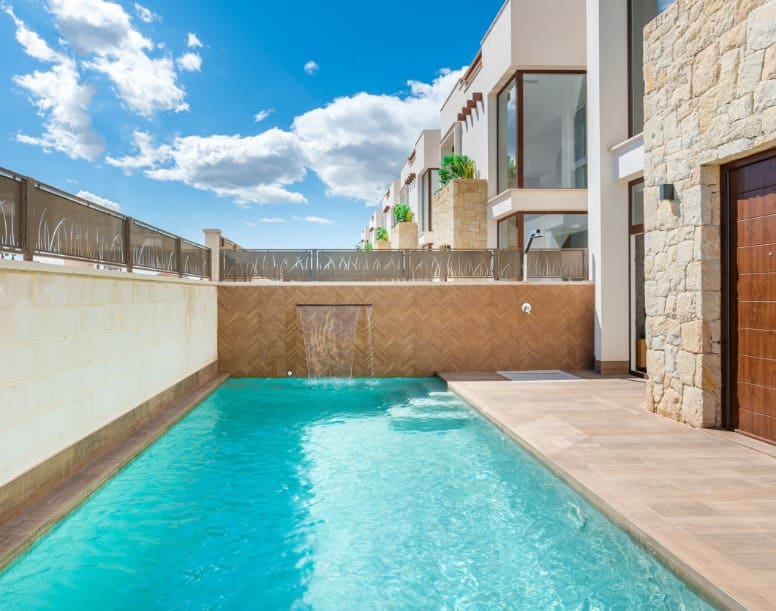 Bungalow de 3 habitaciones en Los Montesinos en venta con piscina - 485.000 € (Ref: 9700049)