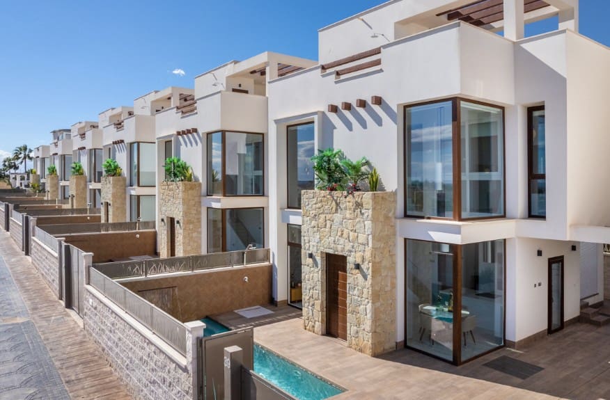 Bungalow de 3 habitaciones en Los Montesinos en venta con piscina - 485.000 € (Ref: 9700049)