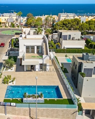 4 soveværelse Bungalow til salg i Campoamor, Orihuela med swimmingpool - € 995.000 (Ref: 9705888)