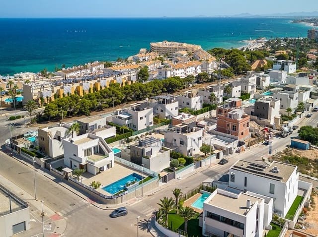 4 soveværelse Bungalow til salg i Campoamor, Orihuela med swimmingpool - € 995.000 (Ref: 9705888)