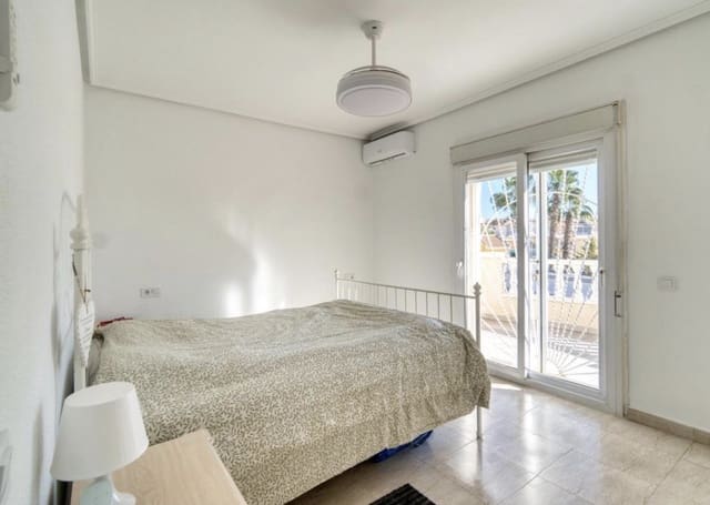 2 quarto Bungalow para venda em Benijófar com piscina - 229 000 € (Ref: 9745476)