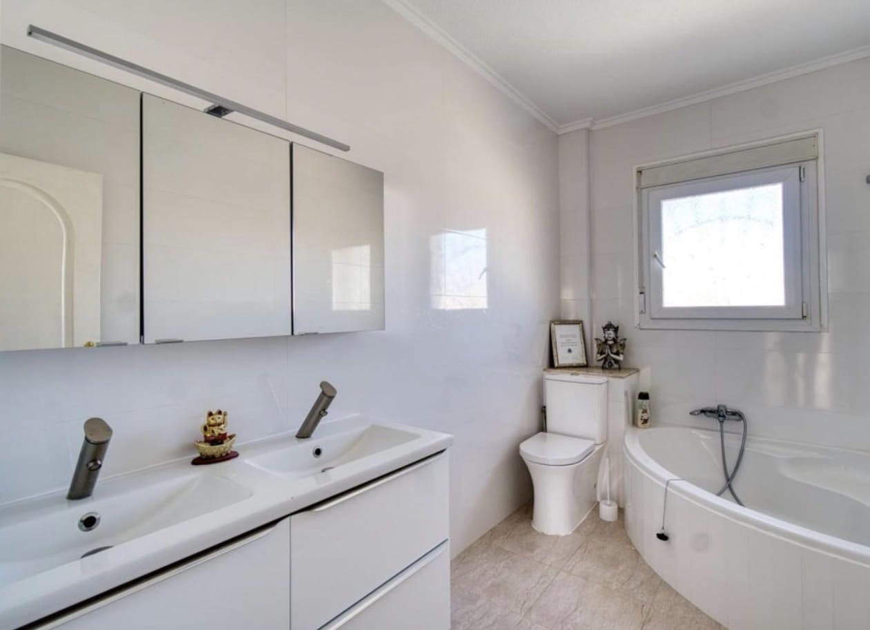 2 quarto Bungalow para venda em Benijofar com piscina - 229 000 € (Ref: 9745476)