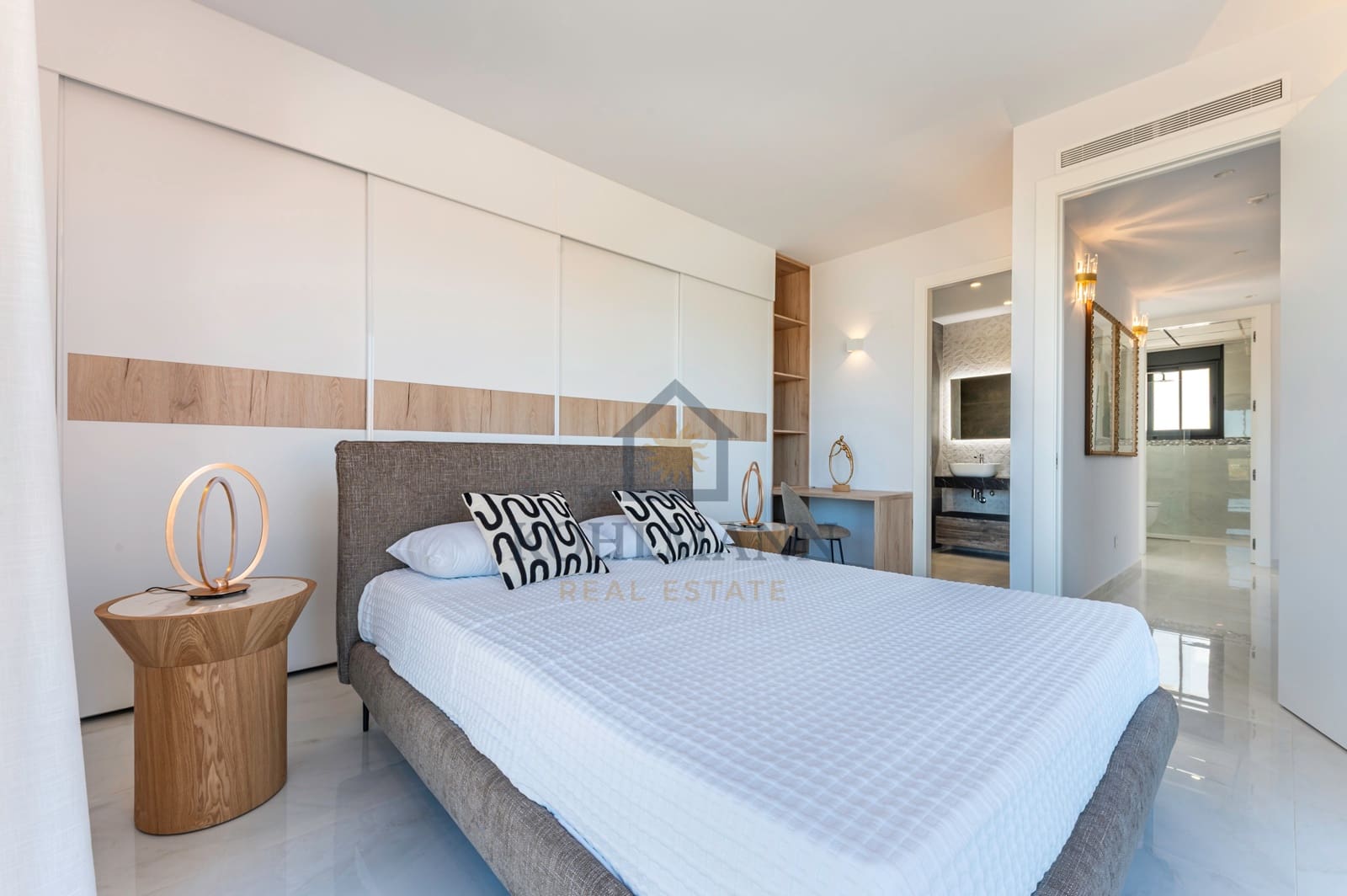 6 quarto Moradia para venda em Campoamor com piscina - 1 780 000 € (Ref: 9746680)