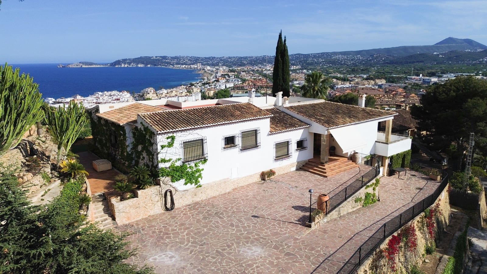 7 slaapkamer Villa te huur in Javea / Xabia met zwembad - € 6.000 (Ref: 9780036)