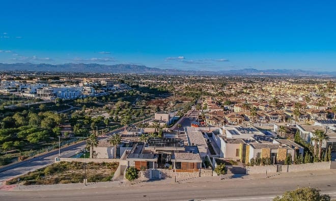 4 makuuhuone Huvila myytävänä paikassa Benijofar mukana uima-altaan - 1 250 000 € (Ref: 9798397)