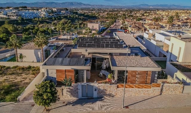 4 soveværelse Villa til salg i Benijófar med swimmingpool - € 1.250.000 (Ref: 9798397)