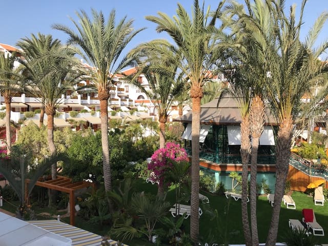 1 quarto Apartamento para venda em Playa de las Americas, Arona com piscina - 359 000 € (Ref: 9448527)