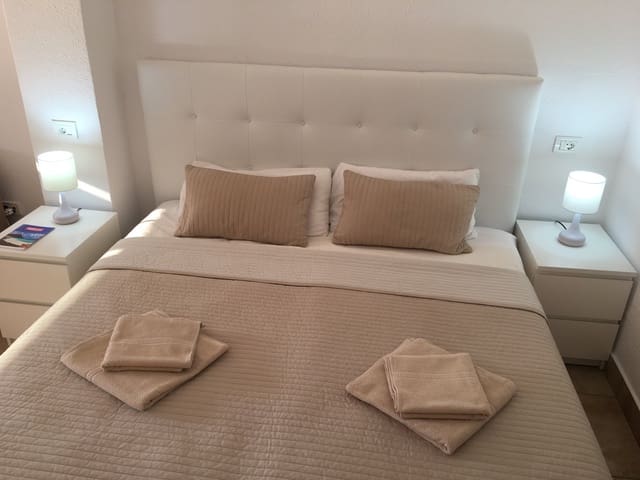 1 quarto Apartamento para venda em Playa de las Americas, Arona com piscina - 359 000 € (Ref: 9448527)