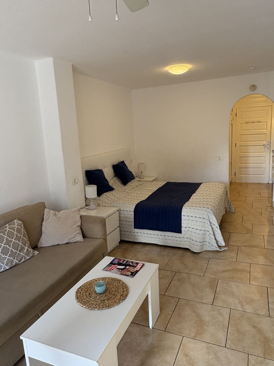 1 bedroom Flat for sale in Playa de las Americas with pool - € 359,000 (Ref: 9448527)