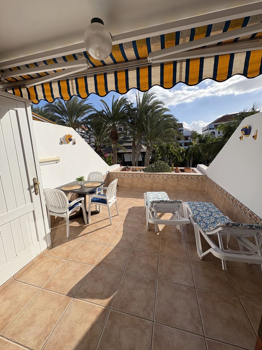 1 bedroom Flat for sale in Playa de las Americas with pool - € 359,000 (Ref: 9448527)