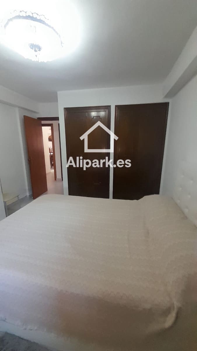 4 chambre Appartement à vendre à Alicante ville - 190 000 € (Ref: 9453313)
