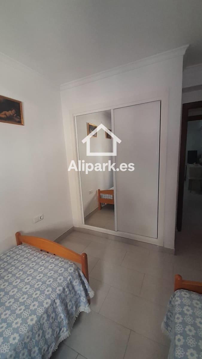 4 chambre Appartement à vendre à Alicante ville - 190 000 € (Ref: 9453313)