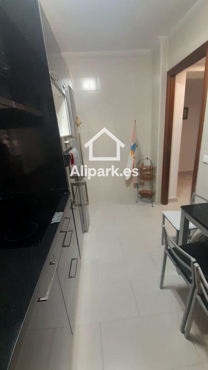 4 chambre Appartement à vendre à Alicante ville - 190 000 € (Ref: 9453313)