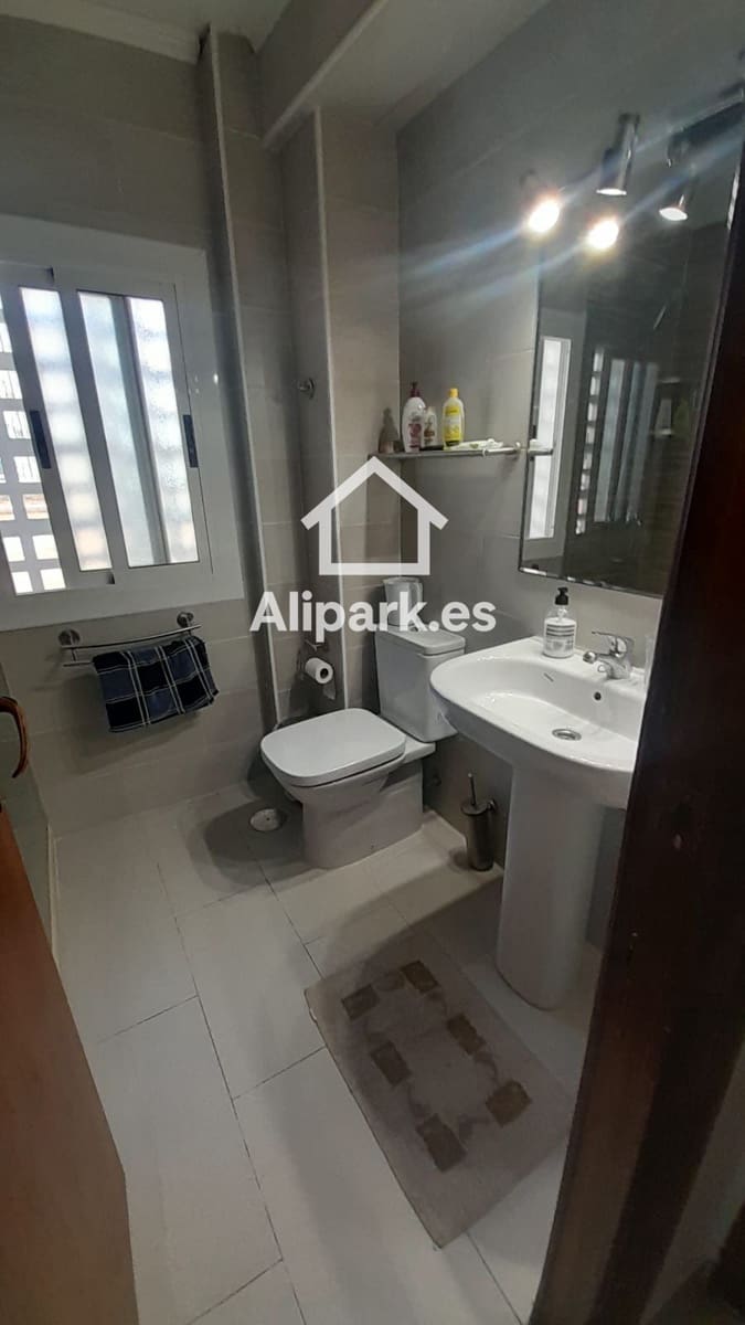 4 chambre Appartement à vendre à Alicante ville - 190 000 € (Ref: 9453313)