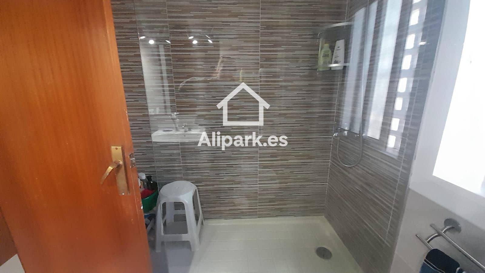 4 chambre Appartement à vendre à Alicante ville - 190 000 € (Ref: 9453313)