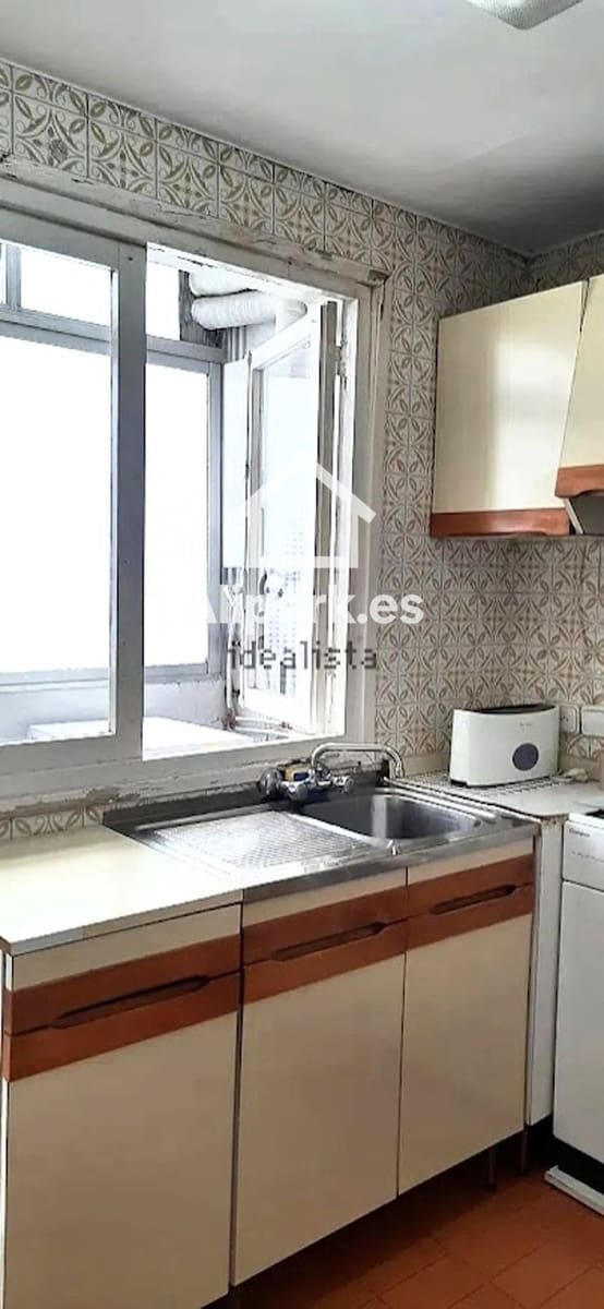 3 bedroom Flat for sale in Alicante / Alacant city with pool - € 210,000 (Ref: 9453316)