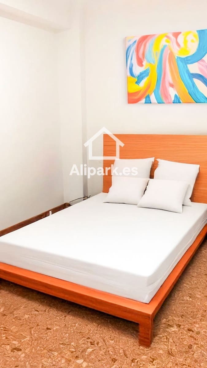 Piso de 3 habitaciones en Alicante / Alacant ciudad en venta - 145.000 € (Ref: 9453318)