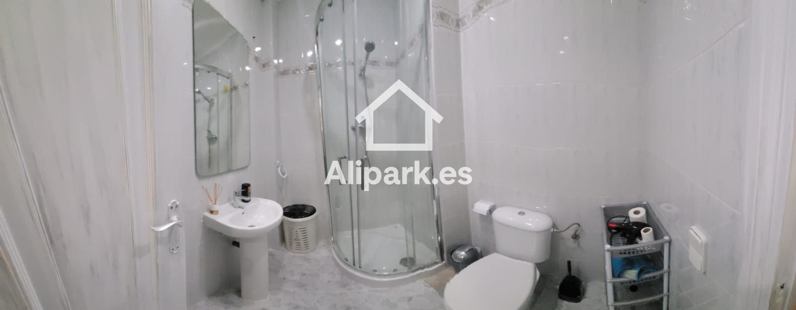 2 bedroom Flat for sale in Alicante / Alacant city - € 250,000 (Ref: 9453322)