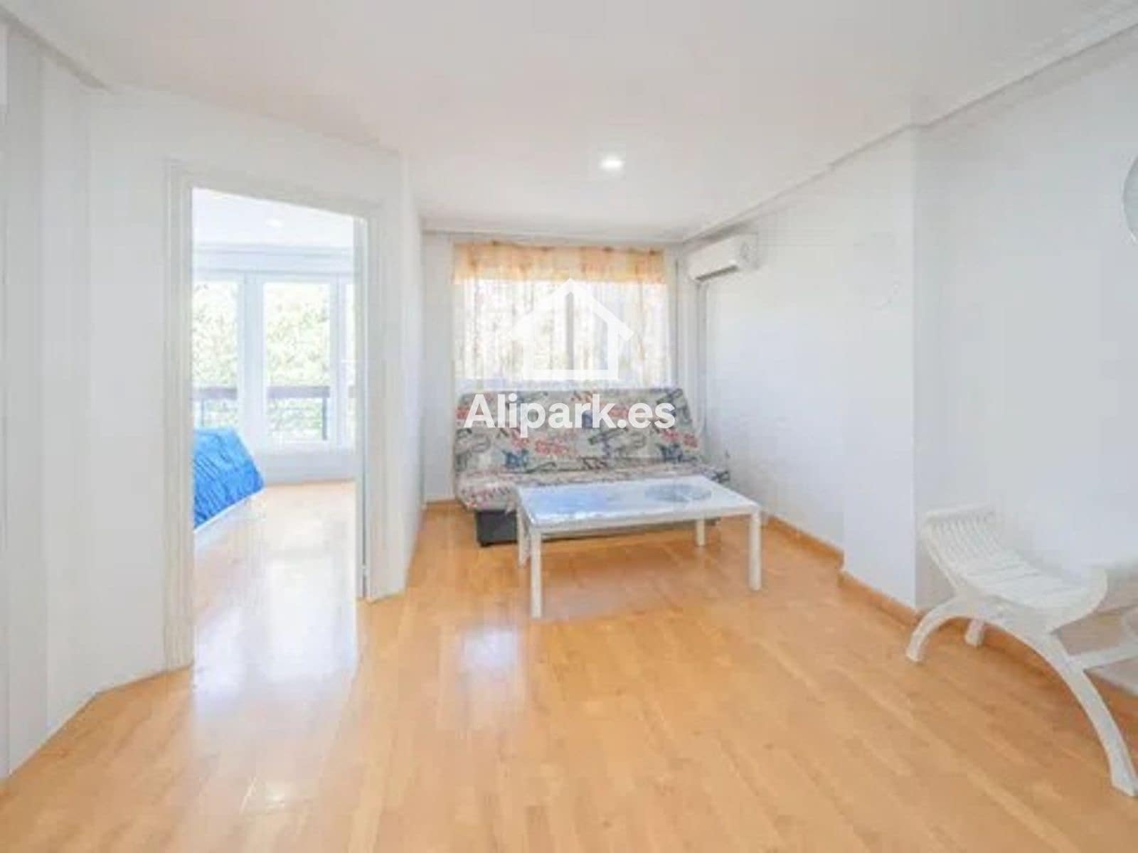 2 bedroom Flat for sale in Alicante / Alacant city - € 250,000 (Ref: 9453322)