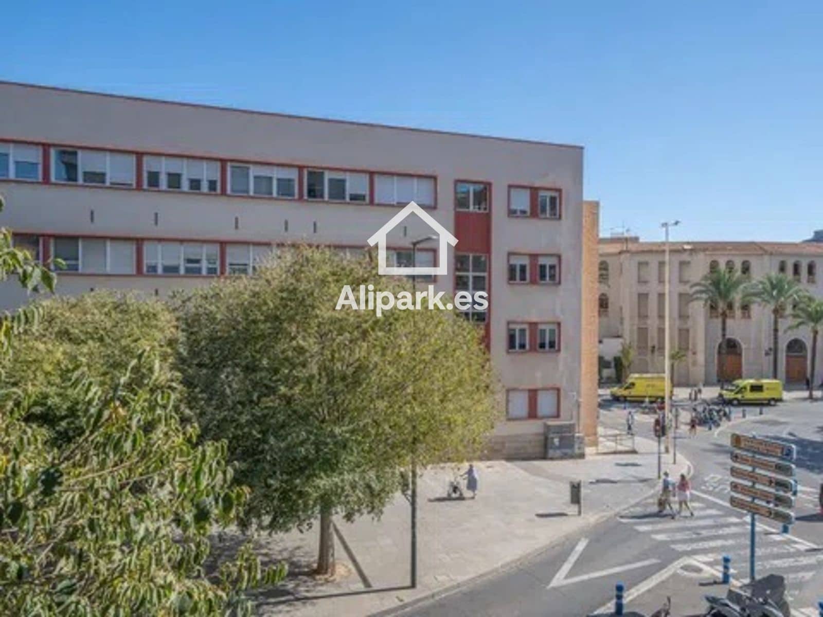 2 bedroom Flat for sale in Alicante / Alacant city - € 250,000 (Ref: 9453322)