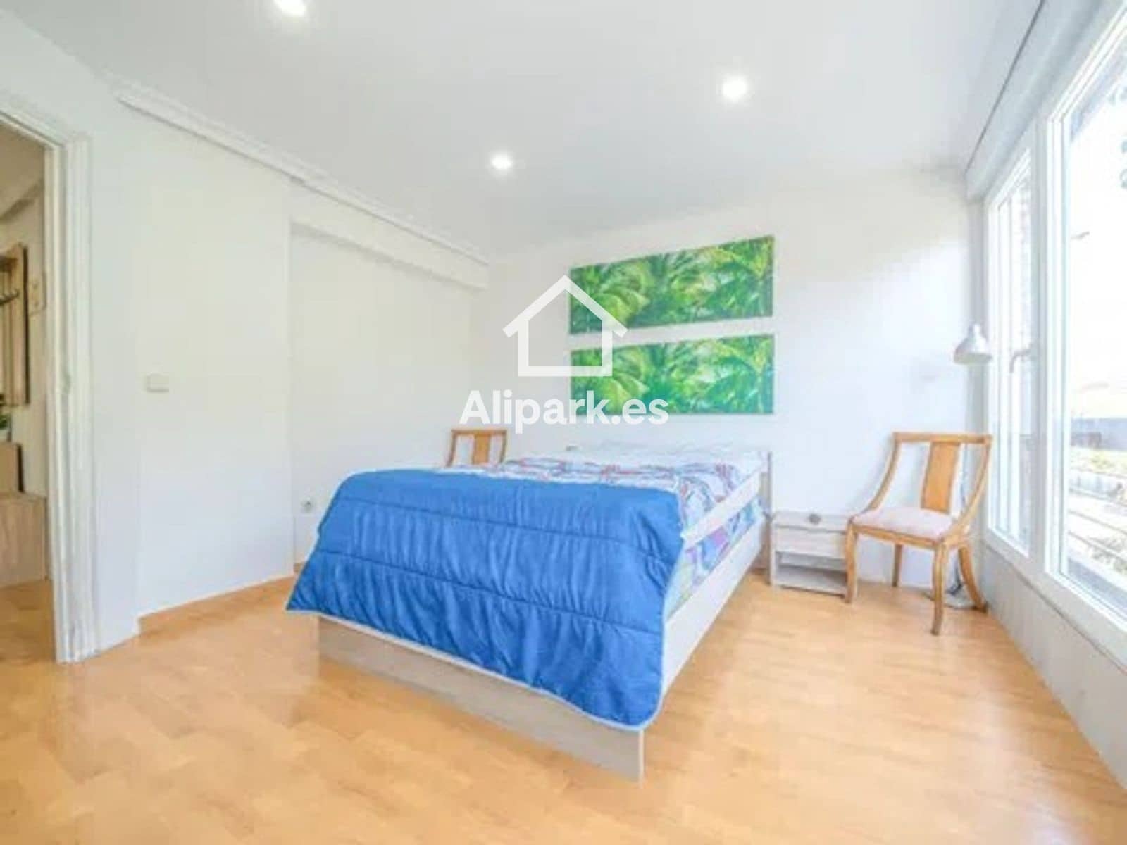 2 bedroom Flat for sale in Alicante / Alacant city - € 250,000 (Ref: 9453322)