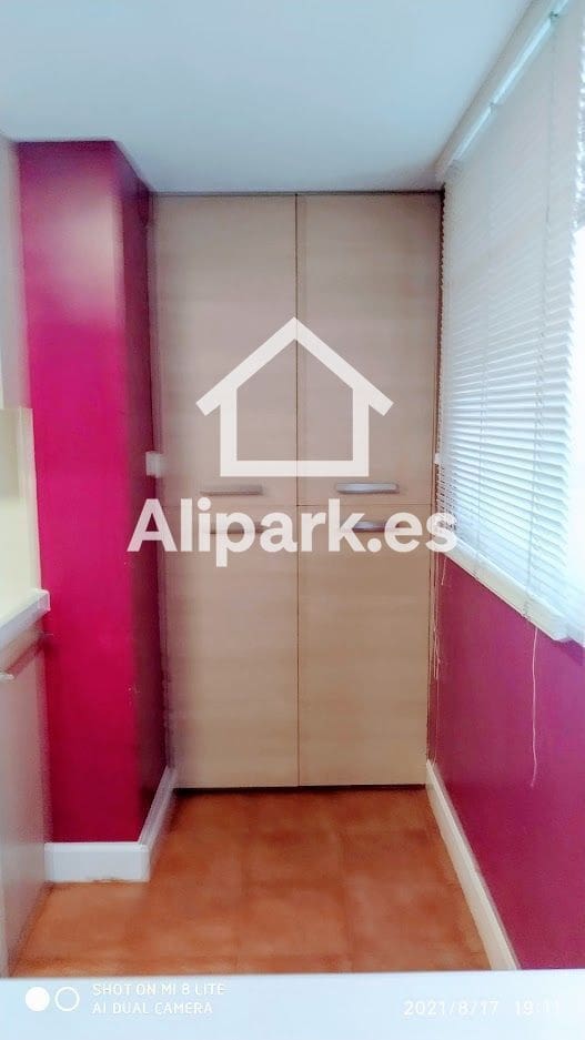 3 makuuhuone Asunto vuokrattavana paikassa Alicante kaupunki mukana uima-altaan - 1 050 € (Ref: 9453323)