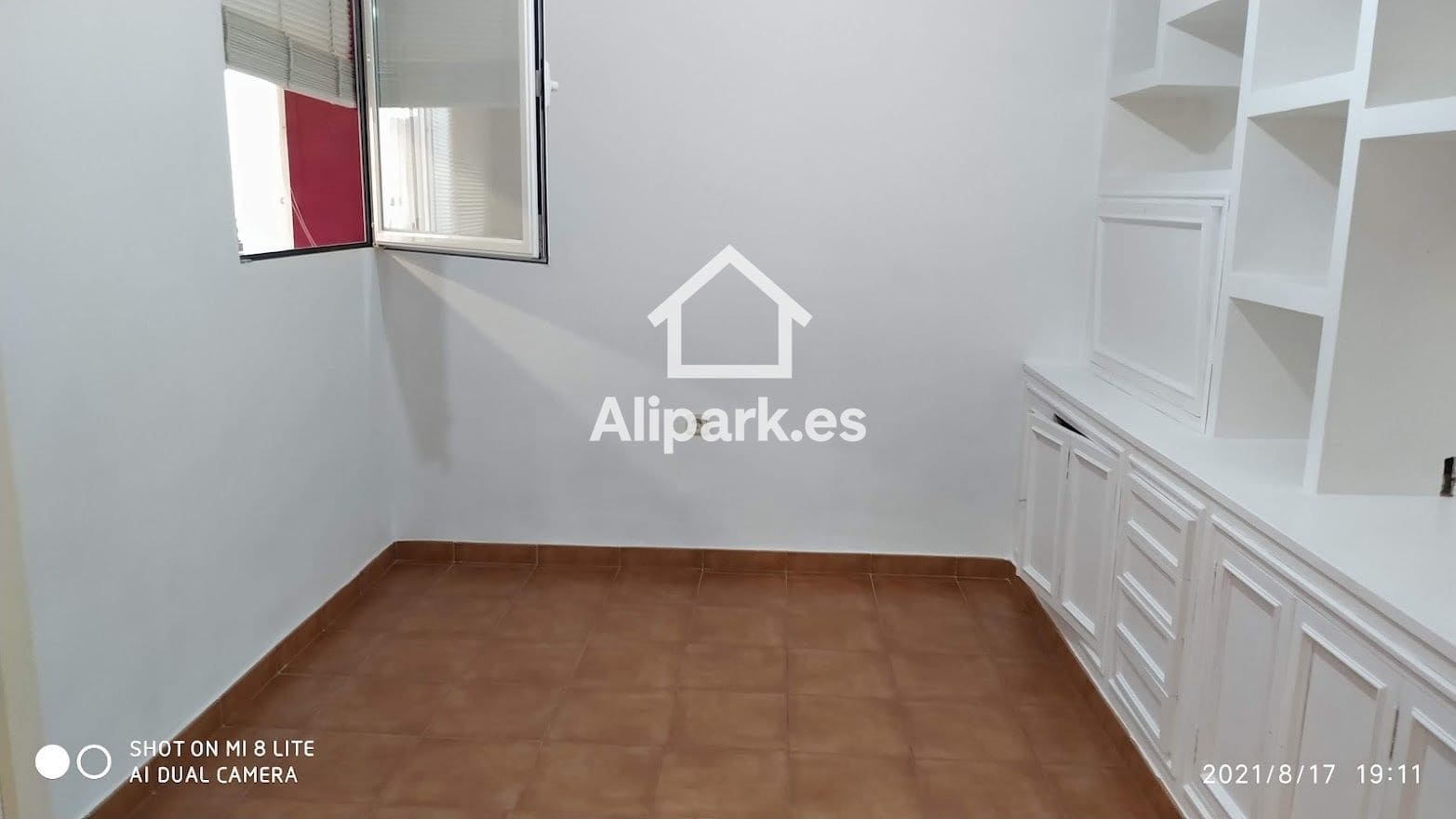 3 makuuhuone Asunto vuokrattavana paikassa Alicante kaupunki mukana uima-altaan - 1 050 € (Ref: 9453323)