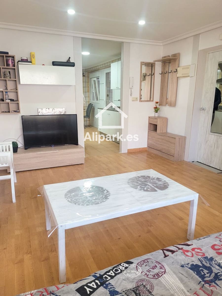 2 bedroom Flat for sale in Alicante / Alacant city - € 250,000 (Ref: 9453324)