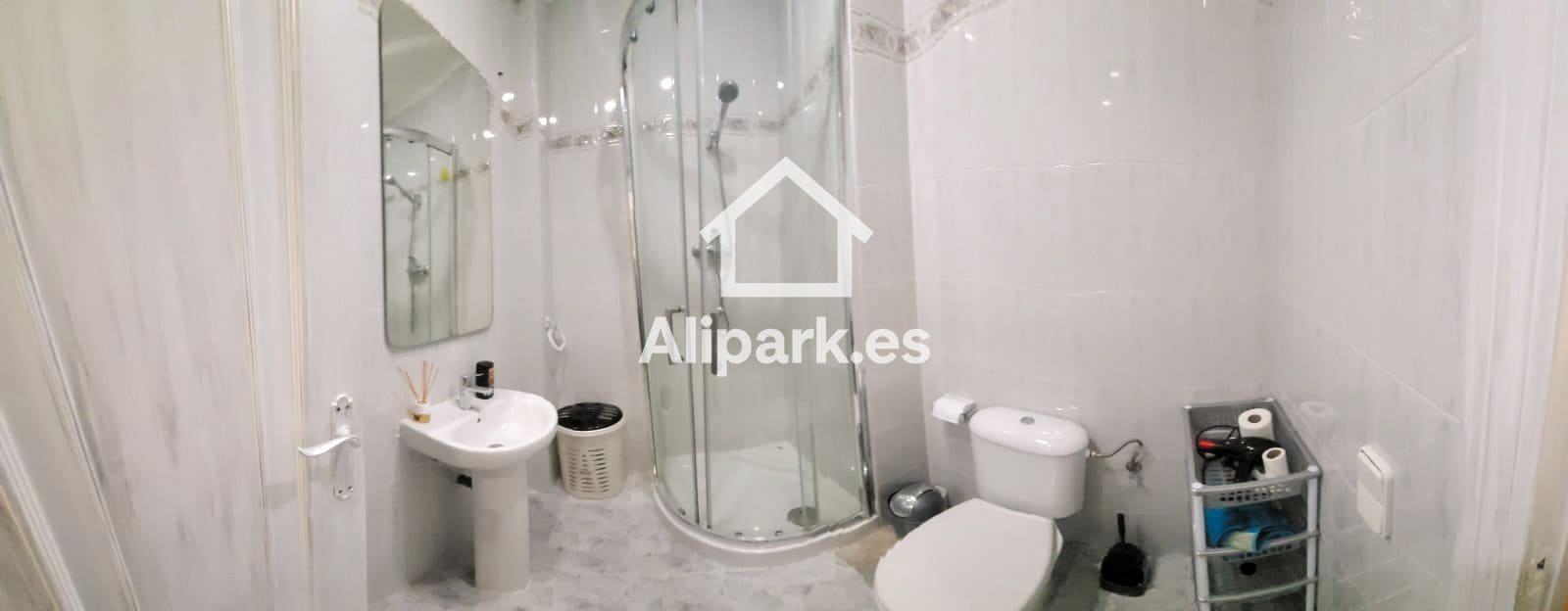 2 bedroom Flat for sale in Alicante / Alacant city - € 250,000 (Ref: 9453324)