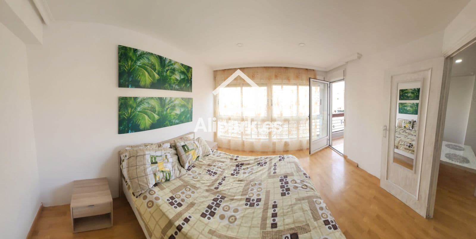 2 bedroom Flat for sale in Alicante / Alacant city - € 250,000 (Ref: 9453324)