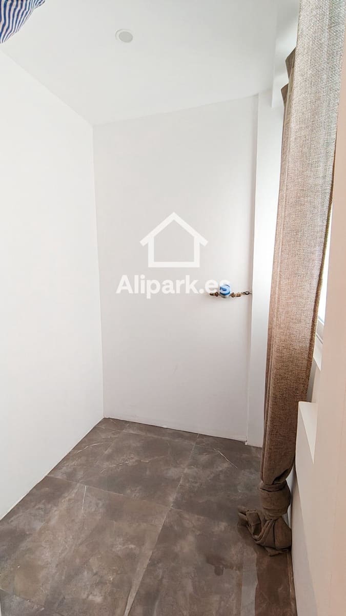 Piso de 3 habitaciones en Alicante / Alacant ciudad en alquiler - 1.750 € (Ref: 9453325)