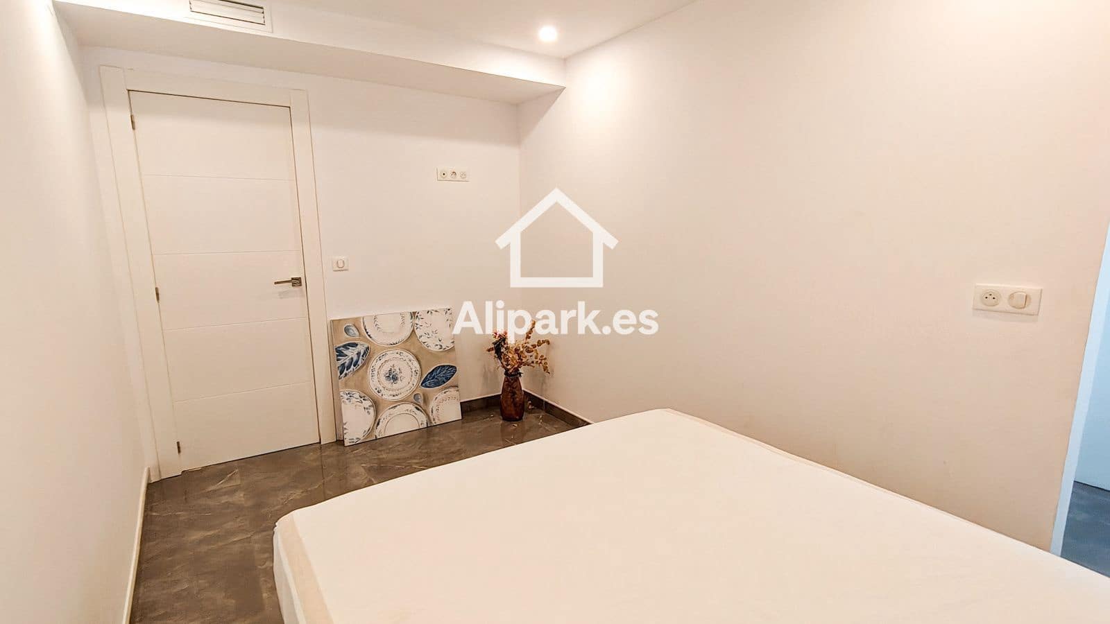 Piso de 3 habitaciones en Alicante / Alacant ciudad en alquiler - 1.750 € (Ref: 9453325)