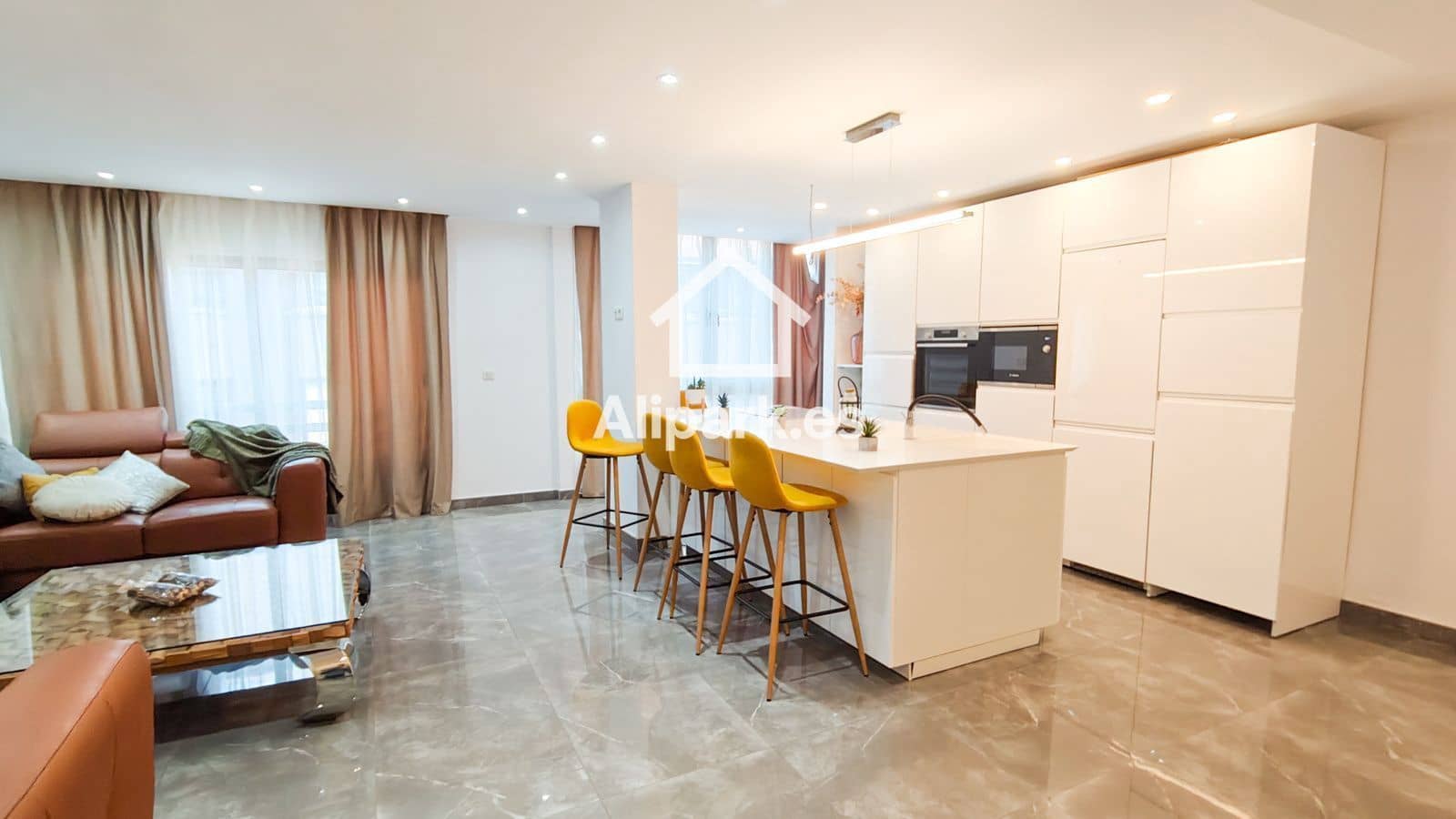 Piso de 3 habitaciones en Alicante / Alacant ciudad en alquiler - 1.750 € (Ref: 9453325)