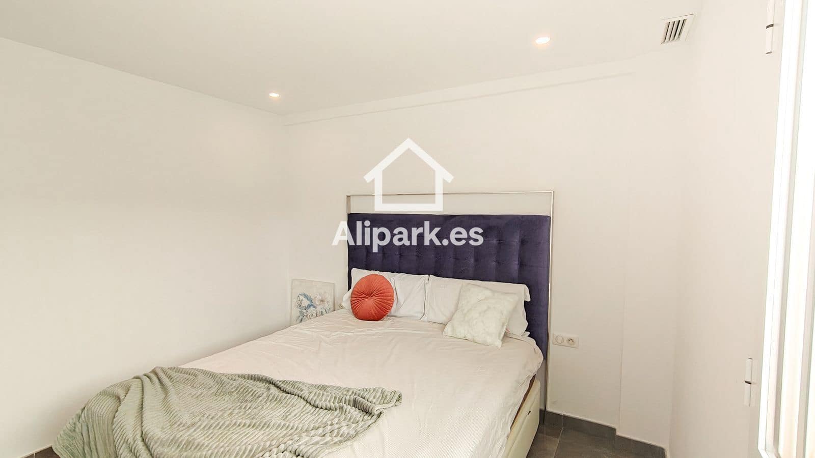 Piso de 3 habitaciones en Alicante / Alacant ciudad en alquiler - 1.750 € (Ref: 9453325)