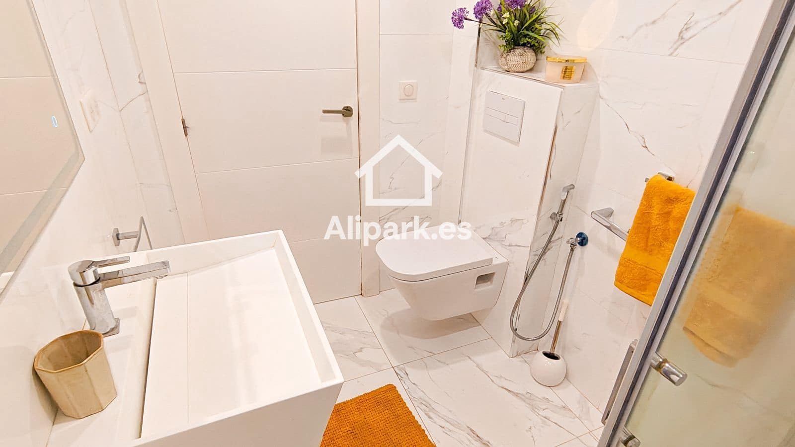 Piso de 3 habitaciones en Alicante / Alacant ciudad en alquiler - 1.750 € (Ref: 9453325)