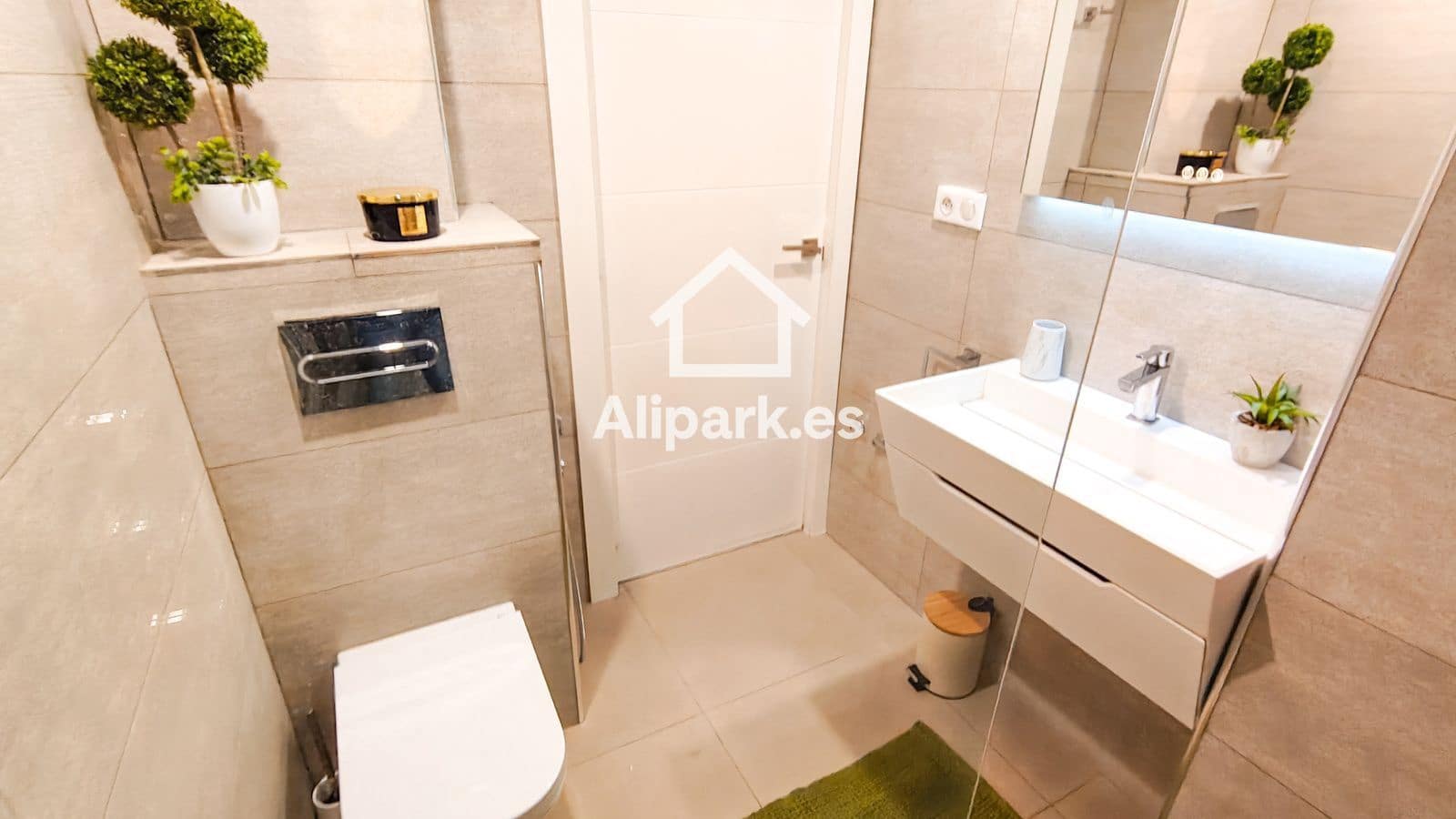 Piso de 3 habitaciones en Alicante / Alacant ciudad en alquiler - 1.750 € (Ref: 9453325)