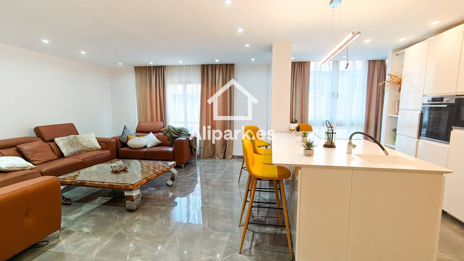 Piso de 3 habitaciones en Alicante / Alacant ciudad en alquiler - 1.750 € (Ref: 9453325)