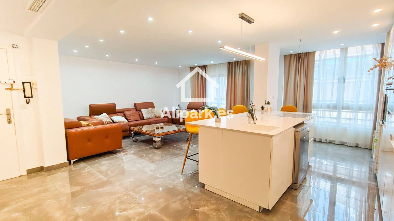 Piso de 3 habitaciones en Alicante / Alacant ciudad en alquiler - 1.750 € (Ref: 9453325)