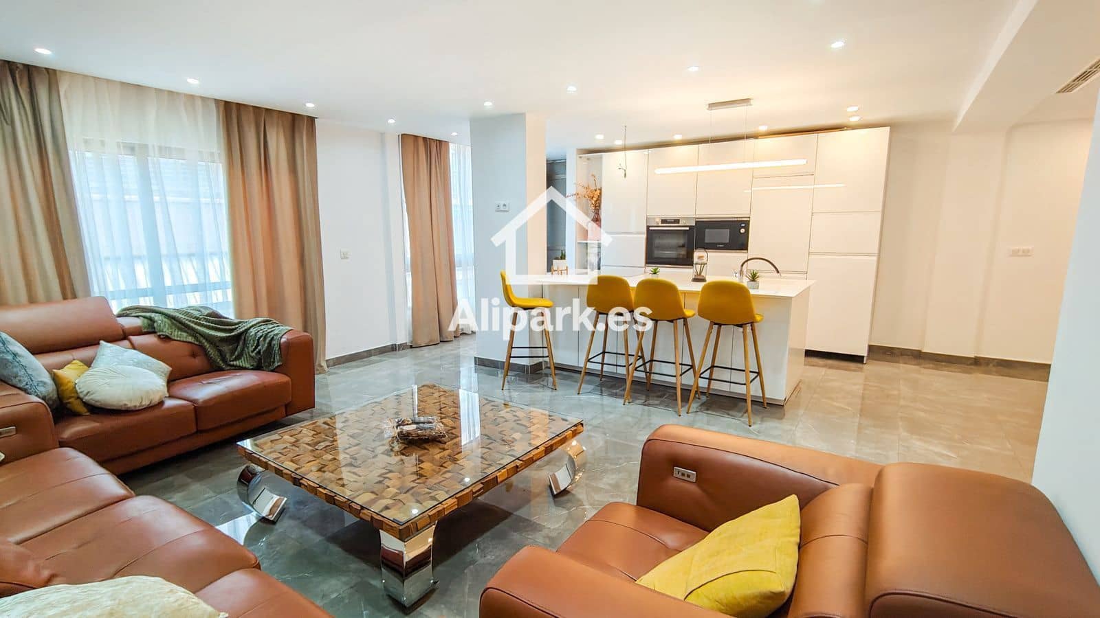 Piso de 3 habitaciones en Alicante / Alacant ciudad en alquiler - 1.750 € (Ref: 9453325)