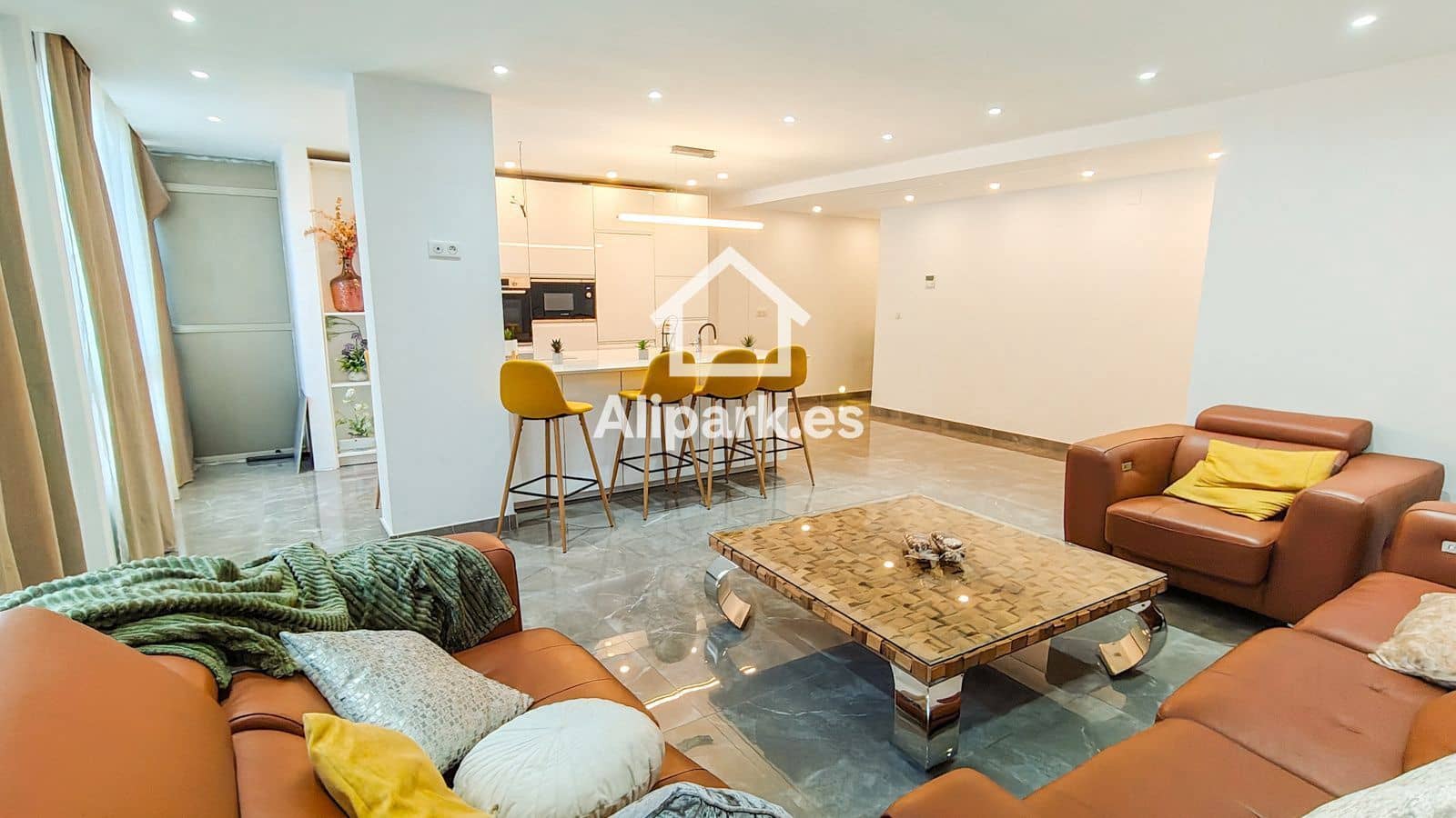 Piso de 3 habitaciones en Alicante / Alacant ciudad en alquiler - 1.750 € (Ref: 9453325)