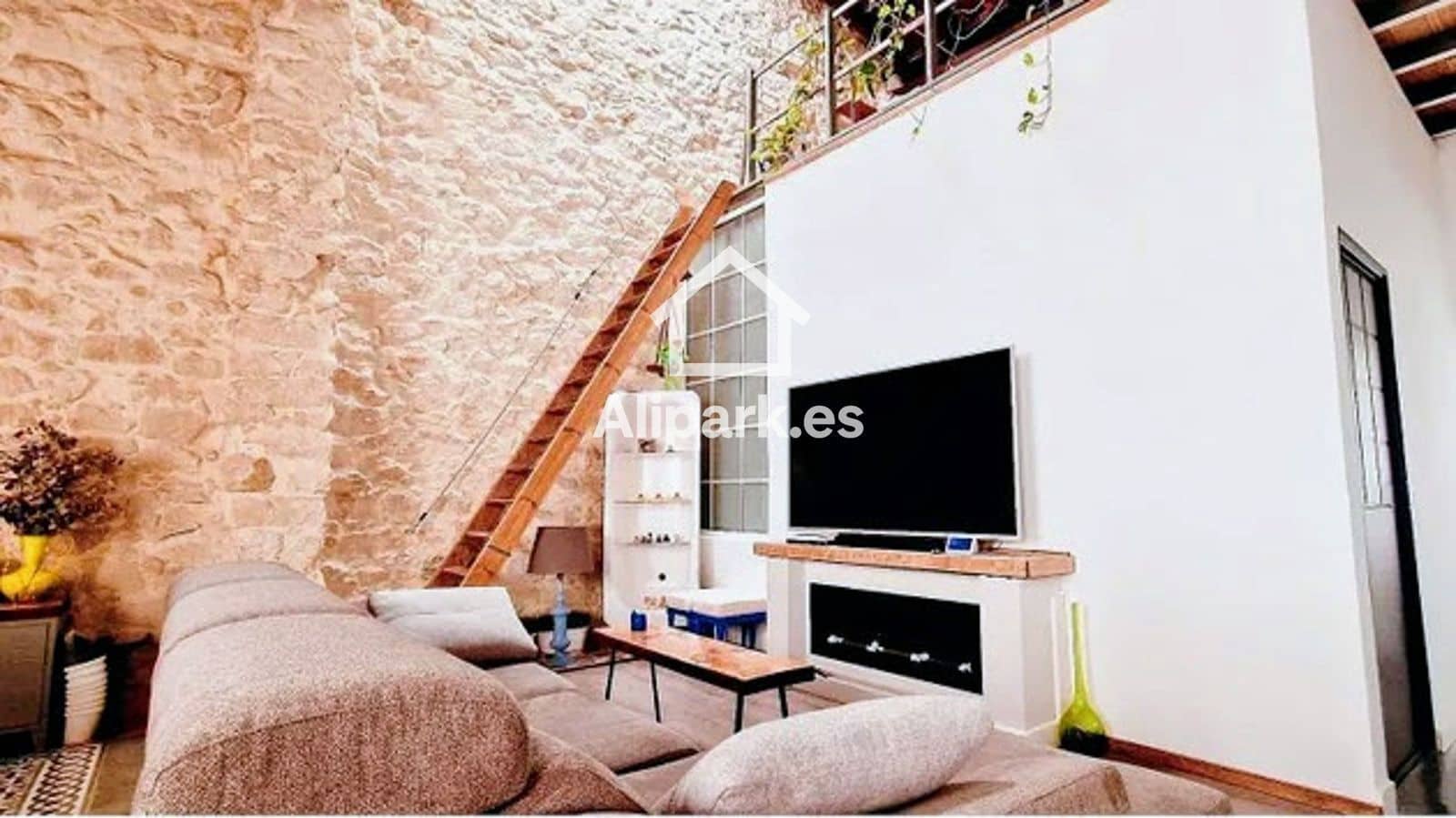 2 makuuhuone Omakotitalo myytävänä paikassa Alicante kaupunki - 630 000 € (Ref: 9453326)