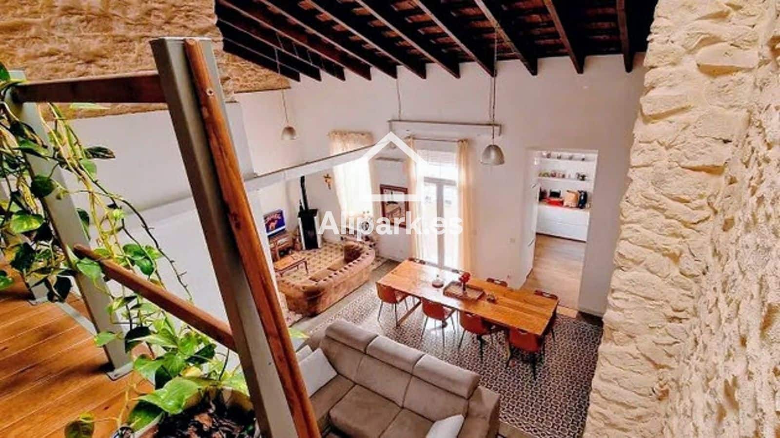 2 makuuhuone Omakotitalo myytävänä paikassa Alicante kaupunki - 630 000 € (Ref: 9453326)