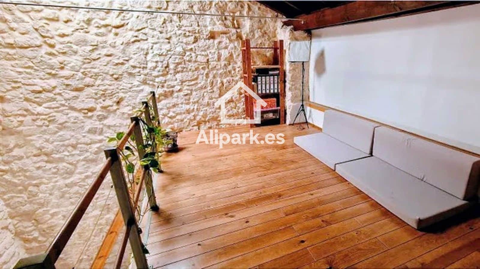 2 makuuhuone Omakotitalo myytävänä paikassa Alicante kaupunki - 630 000 € (Ref: 9453326)