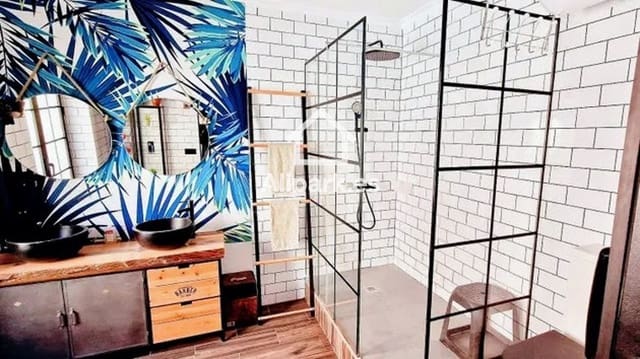 2 makuuhuone Omakotitalo myytävänä paikassa Benalúa, Alicante kaupunki - 630 000 € (Ref: 9453326)