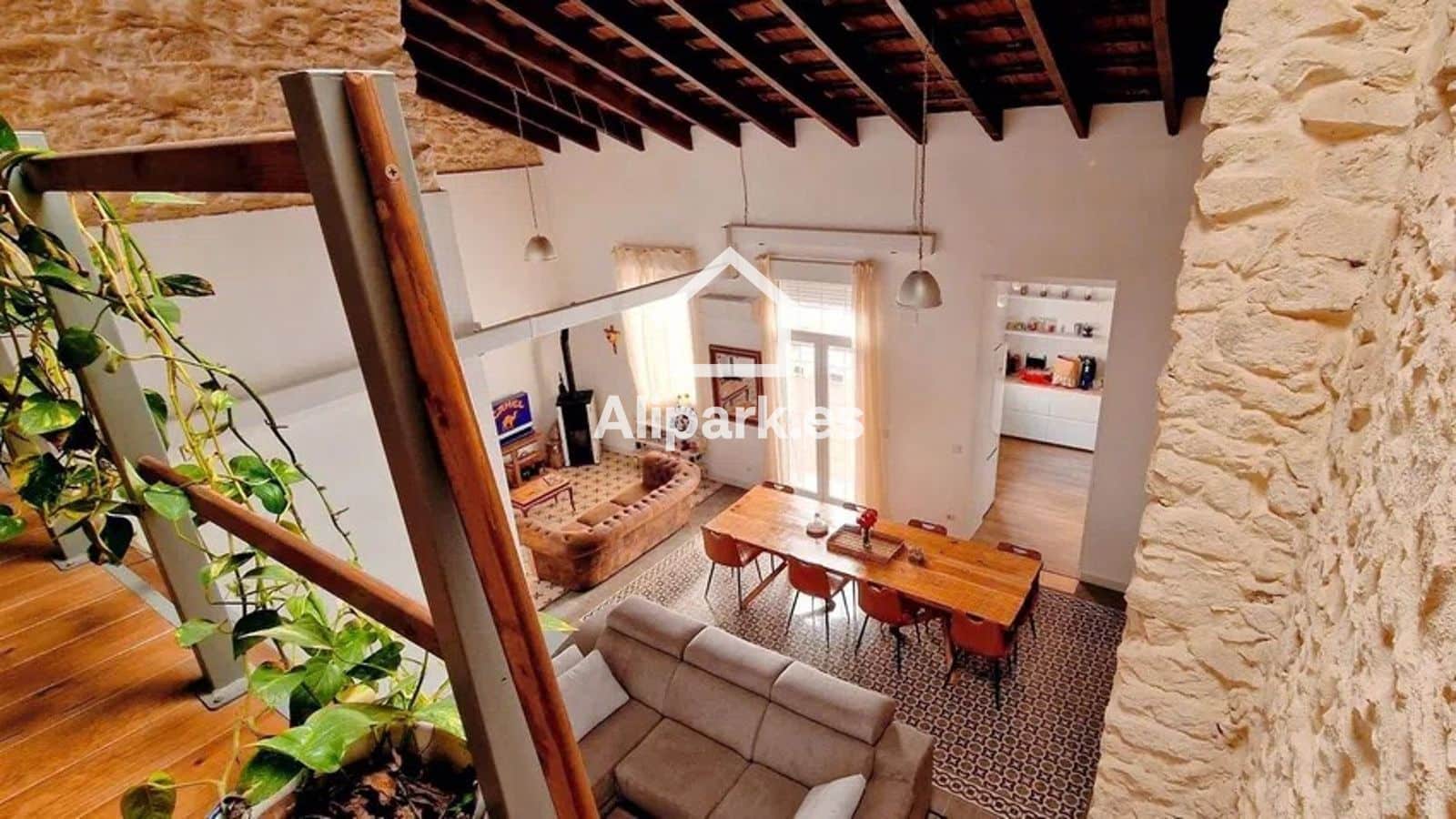 2 makuuhuone Omakotitalo myytävänä paikassa Alicante kaupunki - 630 000 € (Ref: 9453326)