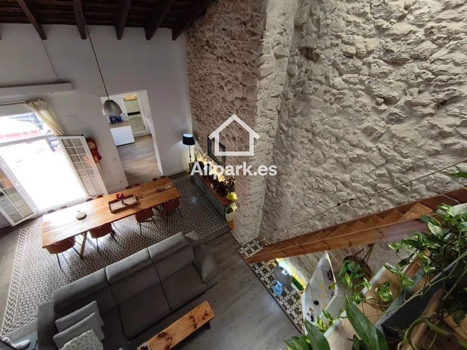 2 makuuhuone Omakotitalo myytävänä paikassa Alicante kaupunki - 630 000 € (Ref: 9453326)